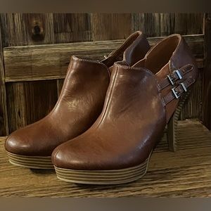 Kenneth Cole Unlisted Brown Ankle Booties High Heel Size 10 Med